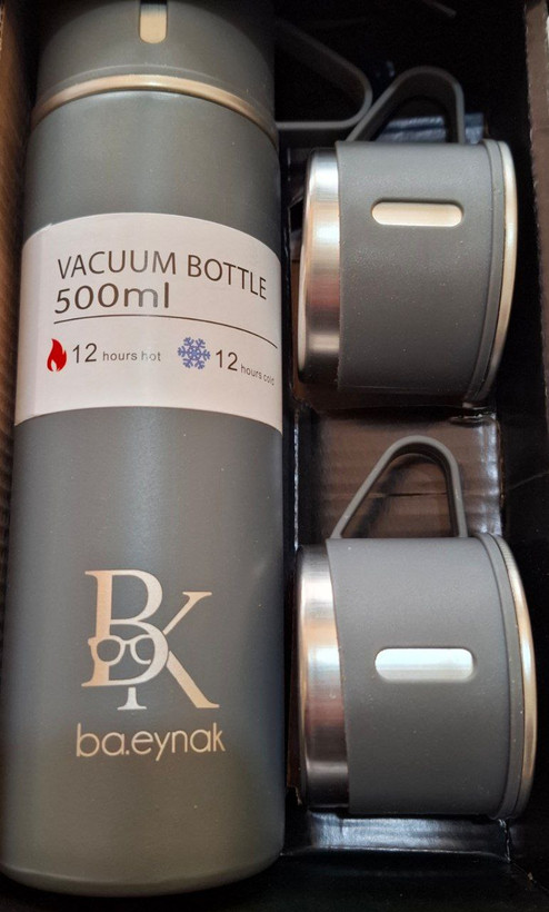 نمونه حک لیزری و بستهبندی فلاسک استیل سهکاپ شامل جعبه کادویی شیک و ساک دستی هدیه تبلیغاتی